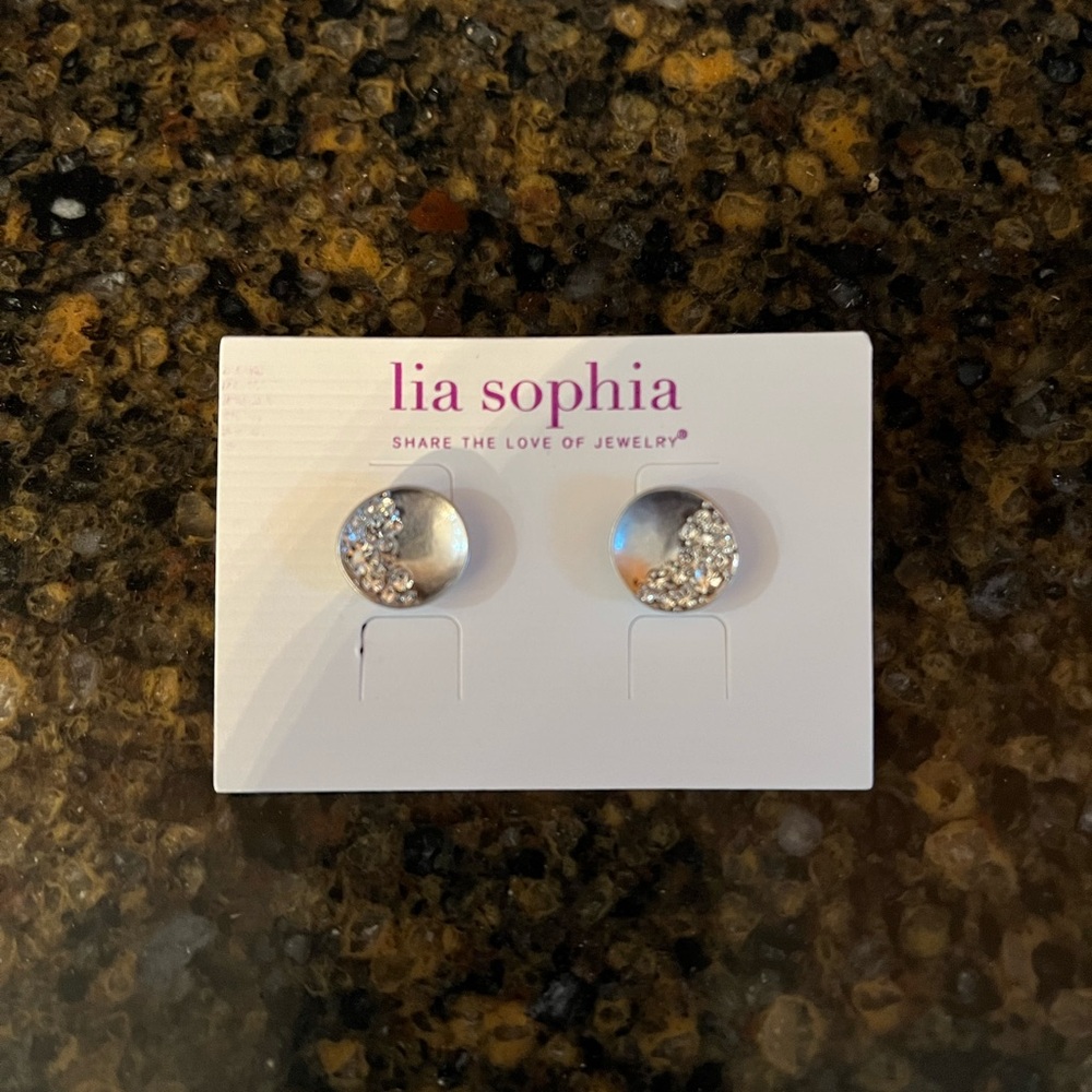 Lia Sophia Stardust earrings 💜